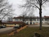 Außenansicht der Turnhalle der Grundschule Neunkirchen