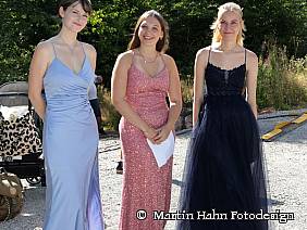 Die Neunkirchener Kirschhoheiten Julie Weinreich, Lennja Elsässer und Lilli Kuhnle
